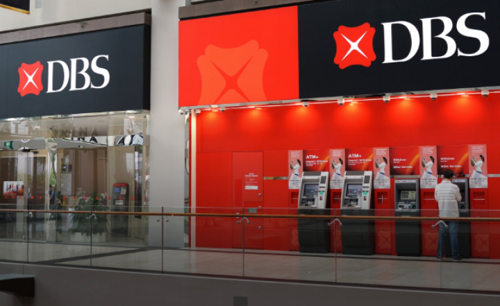 Nhóm nạn nhân đầu tiên của AI xuất hiện: Một ngân hàng vừa cắt giảm 4.000 việc làm, 200.000 người trong ngành có thể mất việc trong 3-5 năm tới