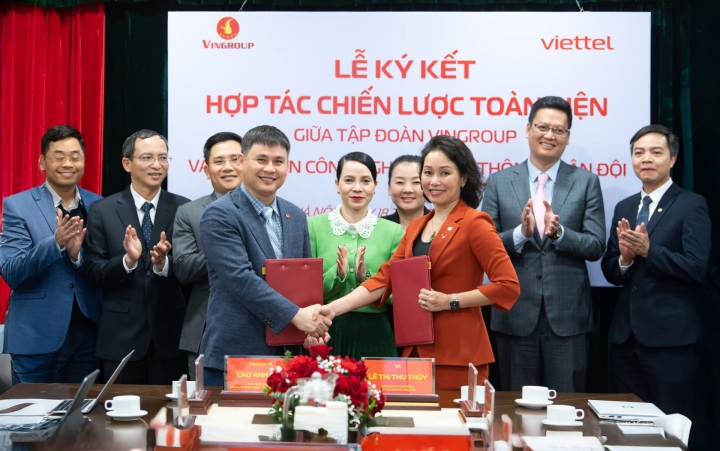 VINGROUP VÀ VIETTEL HỢP TÁC TOÀN DIỆN THÚC ĐẨY CHUYỂN ĐỔI XANH VÀ CHUYỂN ĐỔI SỐ DOANH NGHIỆP